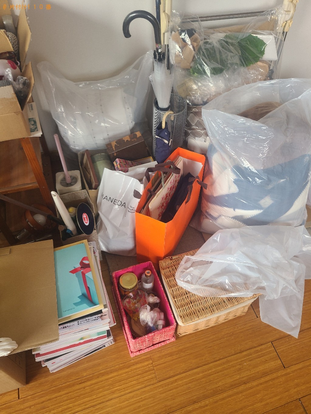 【高知市】傘、本、傘立て、掃除用具、衣類、カーペット等の回収