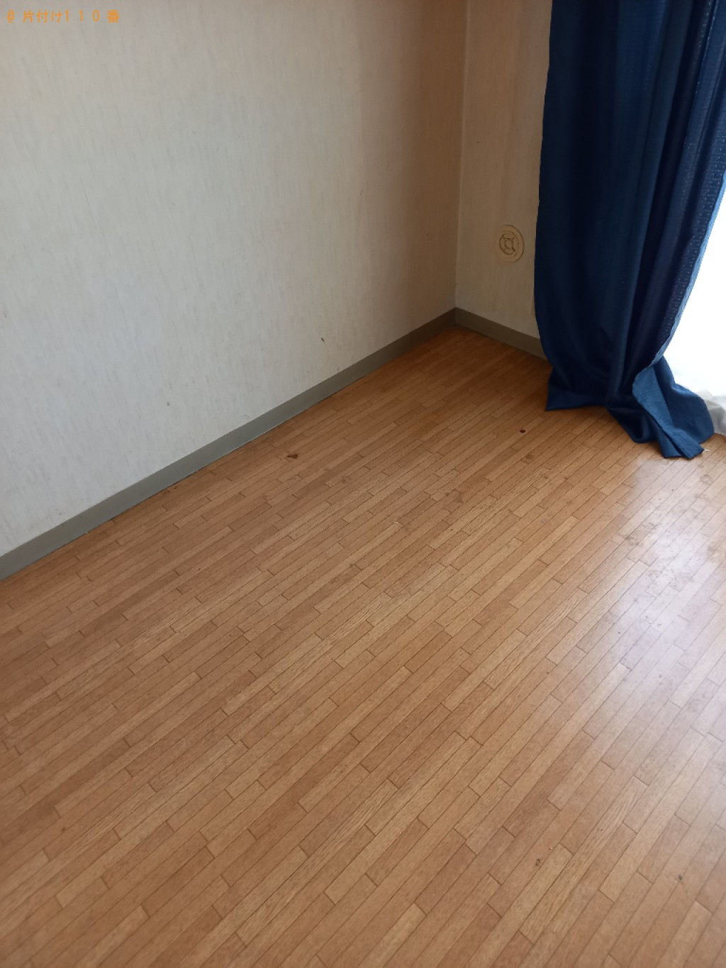 六人用ダイニングテーブル、二段ベッド、鏡台、テレビ台等の回収