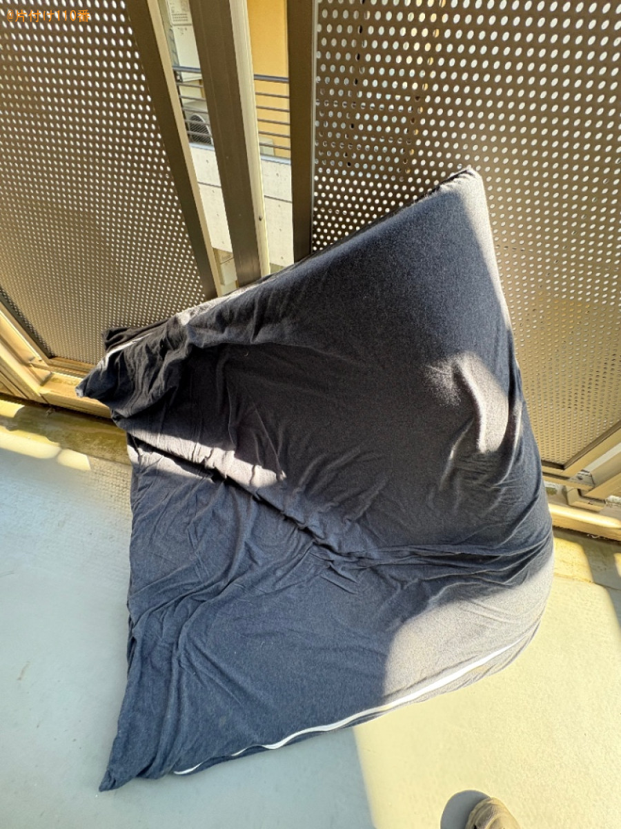 マットレス付きシングルベッド、カラーボックス、テレビ台等の回収