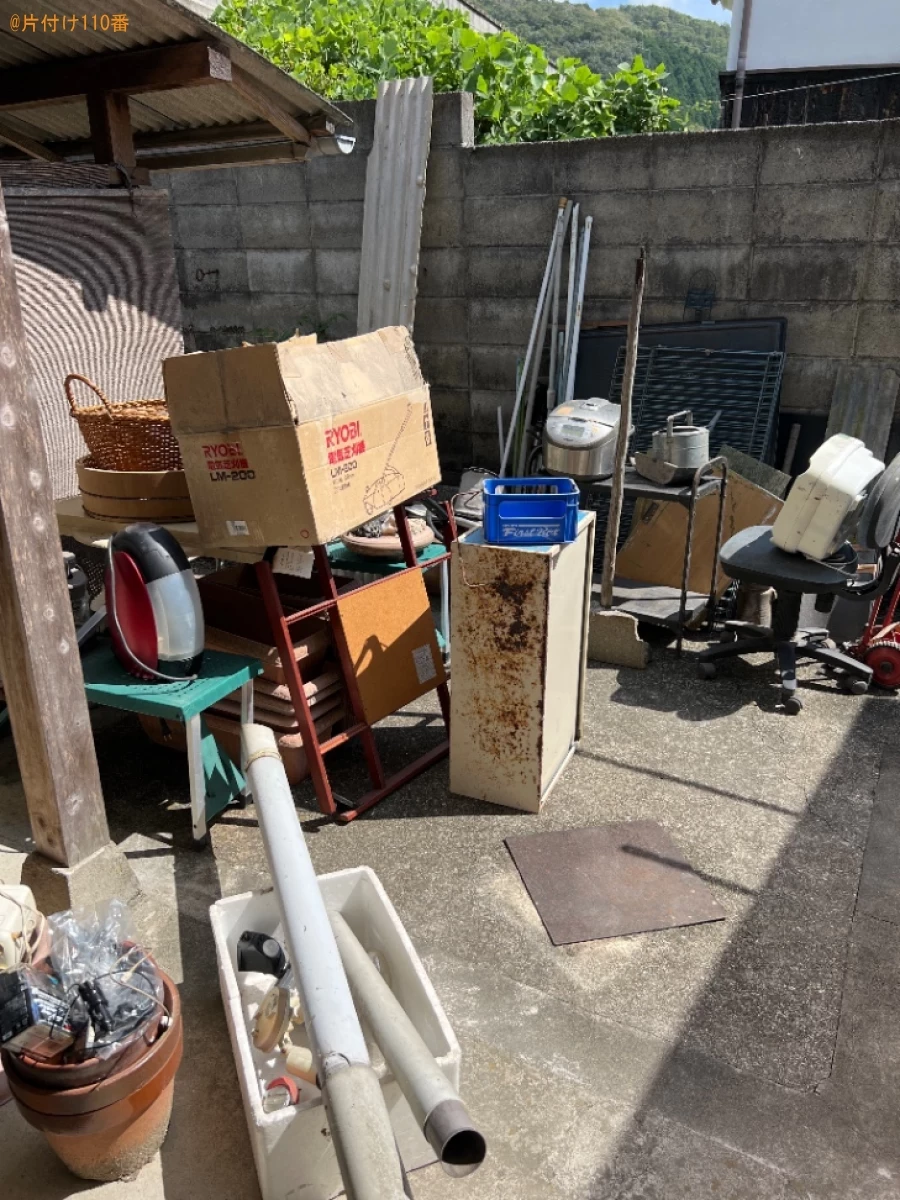 炊飯器、クローゼット、椅子、植木鉢、ジョーロ、かご、壺等の回収