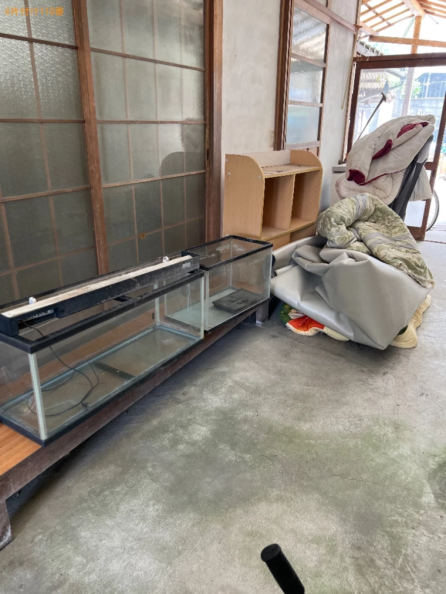 炊飯器、クローゼット、椅子、植木鉢、ジョーロ、かご、壺等の回収