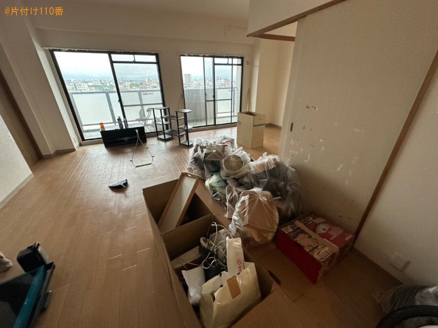 不用品（テレビ台等）をマンション下のゴミステーションまで運ぶ作業